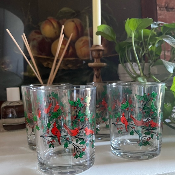 Set of 4 Vintage Holly & Cardinals Christmas Glasses